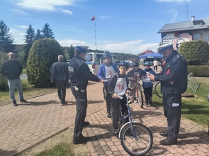 Policjanci Komendy Powiatowej Policji w Brzozowie przeprowadzili Powiatowy Turniej Bezpieczeństwa w Ruchu Drogowym dla uczniów szkół podstawowych. Zwycięzcami okazali się uczniowie ze Szkoły Podstawowej w Nozdrzcu, zajmując I miejsca