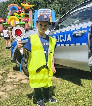 W miniony wtorek dzielnicowi z Posterunku Policji w Domaradzu uczestniczyli w pikniku zorganizowanym z okazji Dnia Rodziny w Szkole Podstawowej nr 2 w Golcowej. W trakcie spotkania mundurowi przypominali o podstawowych zasadach bezpieczeństwa w związku ze zbliżającymi się wakacjami.