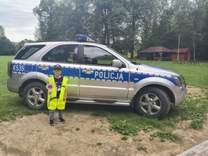 Na terenie powiatu brzozowskiego odbył się Krajowy Trening Pierwszej Pomocy realizowany pod patronatem Ministerstwa Spraw Wewnętrznych i Administracji. Podczas zorganizowanych pikników i warsztatów, mieszkańcy naszego regionu mogli zdobyć praktyczne umiejętności, które mogą pomóc uratować zdrowie i życie drugiego człowieka. W tym wydarzeniu nie mogło zabraknąć również policjantów, którzy wzięli w nim udział.