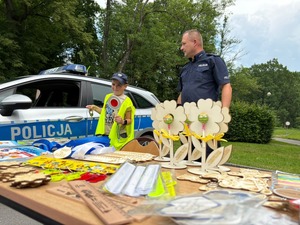 Policjanci z Komendy Powiatowej Policji w Brzozowie wzięli udział w piknikach dla dzieci pn. „Bezpieczne wakacje”. Pikniki te odbyły się w Jasienicy Rosielnej i Grabownicy Starzeńskiej. W trakcie spotkań policjanci rozmawiali z uczestnikami o bezpieczeństwie podczas wakacji, promując akcję „Kręci mnie bezpieczeństwo w lecie”. Mundurowi udzielali najmłodszym cennych wskazówek dotyczących bezpiecznych zachowań w trakcie letniego wypoczynku.