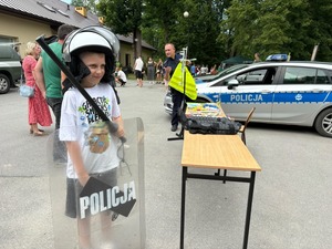 Policjanci z Komendy Powiatowej Policji w Brzozowie wzięli udział w piknikach dla dzieci pn. „Bezpieczne wakacje”. Pikniki te odbyły się w Jasienicy Rosielnej i Grabownicy Starzeńskiej. W trakcie spotkań policjanci rozmawiali z uczestnikami o bezpieczeństwie podczas wakacji, promując akcję „Kręci mnie bezpieczeństwo w lecie”. Mundurowi udzielali najmłodszym cennych wskazówek dotyczących bezpiecznych zachowań w trakcie letniego wypoczynku.