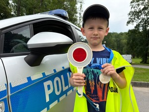 Policjanci z Komendy Powiatowej Policji w Brzozowie wzięli udział w piknikach dla dzieci pn. „Bezpieczne wakacje”. Pikniki te odbyły się w Jasienicy Rosielnej i Grabownicy Starzeńskiej. W trakcie spotkań policjanci rozmawiali z uczestnikami o bezpieczeństwie podczas wakacji, promując akcję „Kręci mnie bezpieczeństwo w lecie”. Mundurowi udzielali najmłodszym cennych wskazówek dotyczących bezpiecznych zachowań w trakcie letniego wypoczynku.