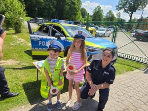 Policjanci z Komendy Powiatowej Policji w Brzozowie wzięli udział w piknikach dla dzieci pn. „Bezpieczne wakacje”. Pikniki te odbyły się w Jasienicy Rosielnej i Grabownicy Starzeńskiej. W trakcie spotkań policjanci rozmawiali z uczestnikami o bezpieczeństwie podczas wakacji, promując akcję „Kręci mnie bezpieczeństwo w lecie”. Mundurowi udzielali najmłodszym cennych wskazówek dotyczących bezpiecznych zachowań w trakcie letniego wypoczynku.