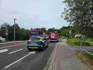 Brzozowscy policjanci wykonują czynności służbowe na miejscu wypadku drogowego, do którego doszło dzisiaj przed godziną 8, na drodze krajowej nr 19 w Jasienicy Rosielnej. W zdarzeniu brały udział dwa pojazdy. Jedna osoba trafiła do szpitala. Ruch odbywa się wahadłowo. Policjanci wyjaśniają okoliczności zdarzenia drogowego.