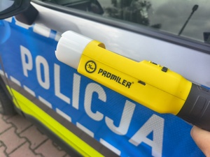 Brzozowscy policjanci prowadzili działania „Trzeźwy poranek”. Kontrole drogowe, których celem było sprawdzenie stanu trzeźwości kierujących pojazdami, odbywały się na terenie całego powiatu. W ciągu kilku godzin skontrolowano ponad 600 kierowców. Funkcjonariusze zatrzymali 1 kierującego, który wsiadł za kierownicę po alkoholu.