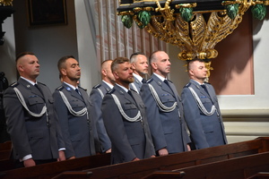 Policjanci i pracownicy Komendy Powiatowej Policji w Brzozowie obchodzili wczoraj swoje święto. Podczas uroczystej zbiórki funkcjonariusze brzozowskiej jednostki odebrali odznaczenia i awanse na wyższe stopnie służbowe. Akty mianowania wręczył Zastępca Komendanta Wojewódzkiego Policji w Rzeszowie insp. Piotr Stępka oraz Komendant Powiatowy Policji w Brzozowie mł. insp. Robert Gęborys.