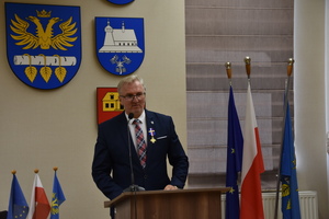 Policjanci i pracownicy Komendy Powiatowej Policji w Brzozowie obchodzili wczoraj swoje święto. Podczas uroczystej zbiórki funkcjonariusze brzozowskiej jednostki odebrali odznaczenia i awanse na wyższe stopnie służbowe. Akty mianowania wręczył Zastępca Komendanta Wojewódzkiego Policji w Rzeszowie insp. Piotr Stępka oraz Komendant Powiatowy Policji w Brzozowie mł. insp. Robert Gęborys.