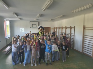 We wrześniu brzozowscy policjanci niemal codziennie realizowali działania informacyjno - edukacyjne pn. „Bezpieczna droga do szkoły” i „Bezpieczeństwo Pierwsza Klasa”. Ich celem było zapewnienie bezpieczeństwa najmłodszym na różnych płaszczyznach.