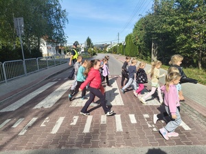 We wrześniu brzozowscy policjanci niemal codziennie realizowali działania informacyjno - edukacyjne pn. „Bezpieczna droga do szkoły” i „Bezpieczeństwo Pierwsza Klasa”. Ich celem było zapewnienie bezpieczeństwa najmłodszym na różnych płaszczyznach.